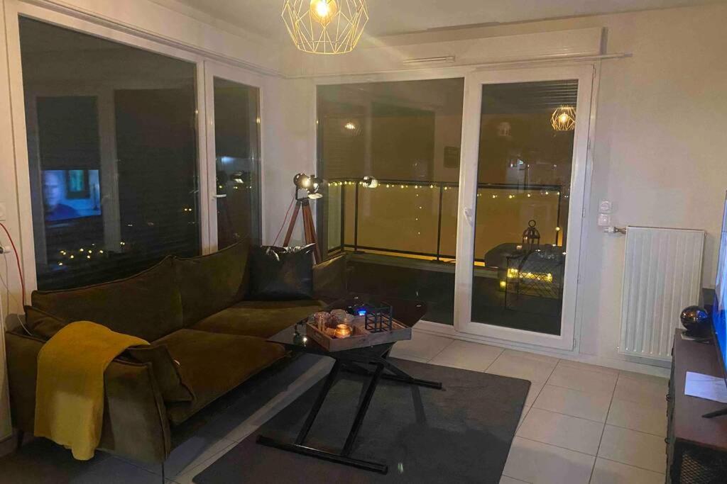 Meyzieu : Superbe Appartement Tres Cosy. 梅济约 外观 照片